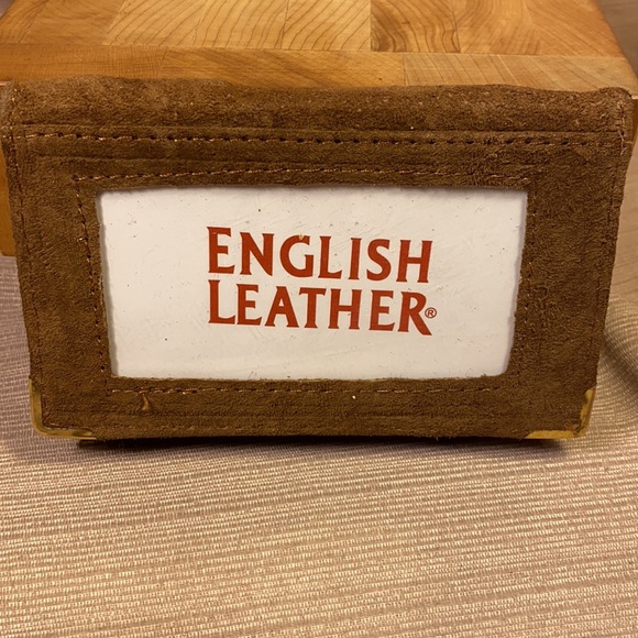 NWOT English Leather leather card wallet - Picture 15 of 15
